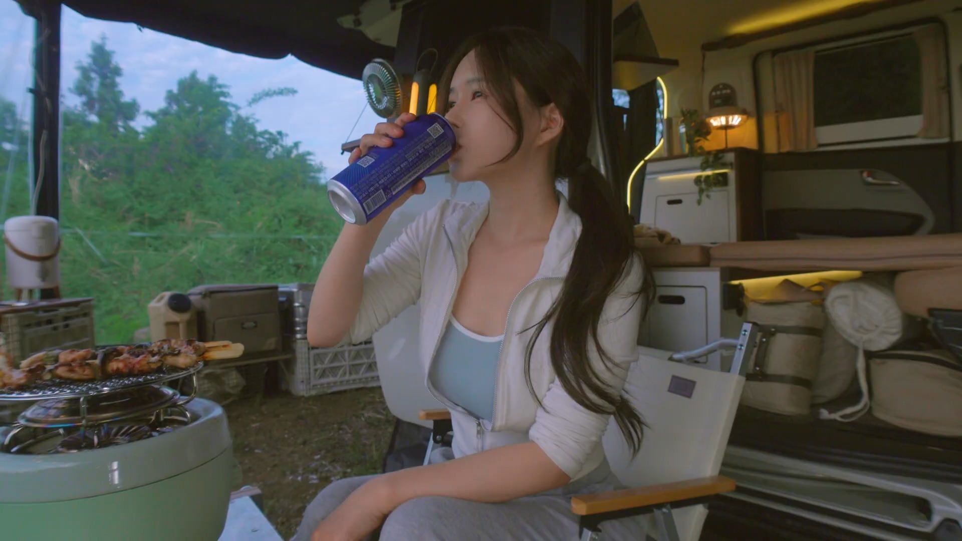 团结才能共赢 携手方可共进——中国以高水平对外开放为世界经济注入暖流